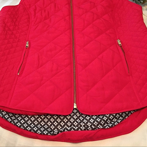 NWOT Crown & Ivy Red Quilt Soft Silk Zip Vest (PL) - Picture 4 of 16